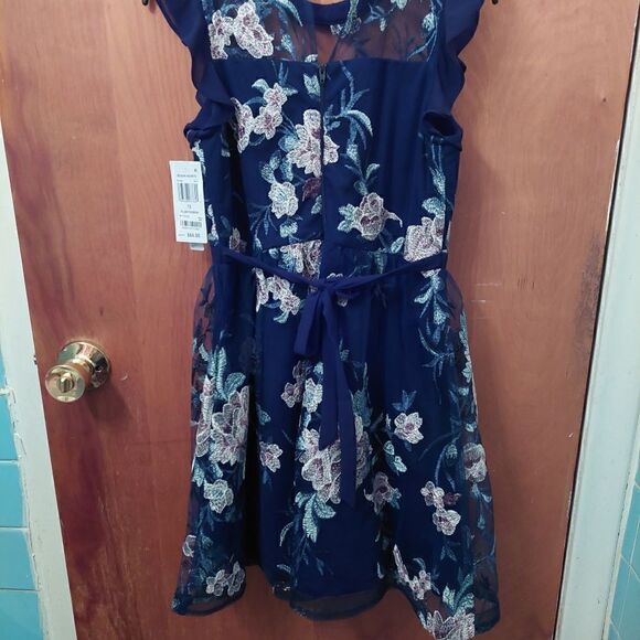 Beautiful Girl Dress - Picture 8 of 12